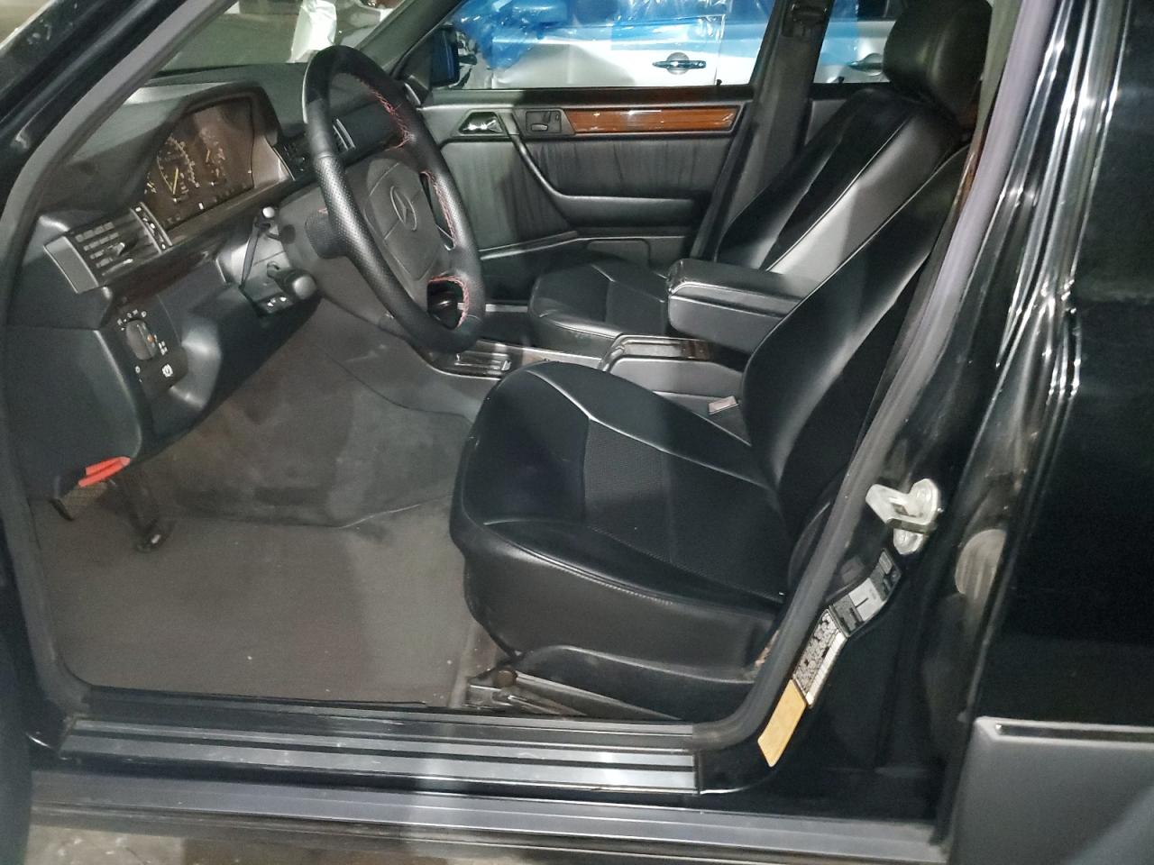 1994 Mercedes Benz E 320 VIN: WDBEA32E4RC124781 Lot: 85058675