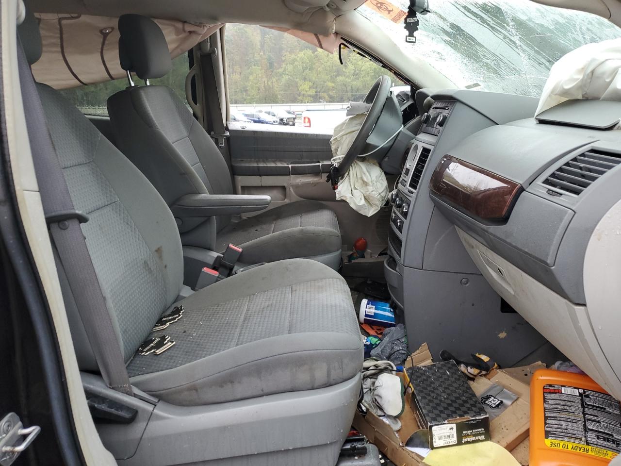 2010 Chrysler Town & Country Lx VIN: 2A4RR2D13AR357136 Lot: 84025525