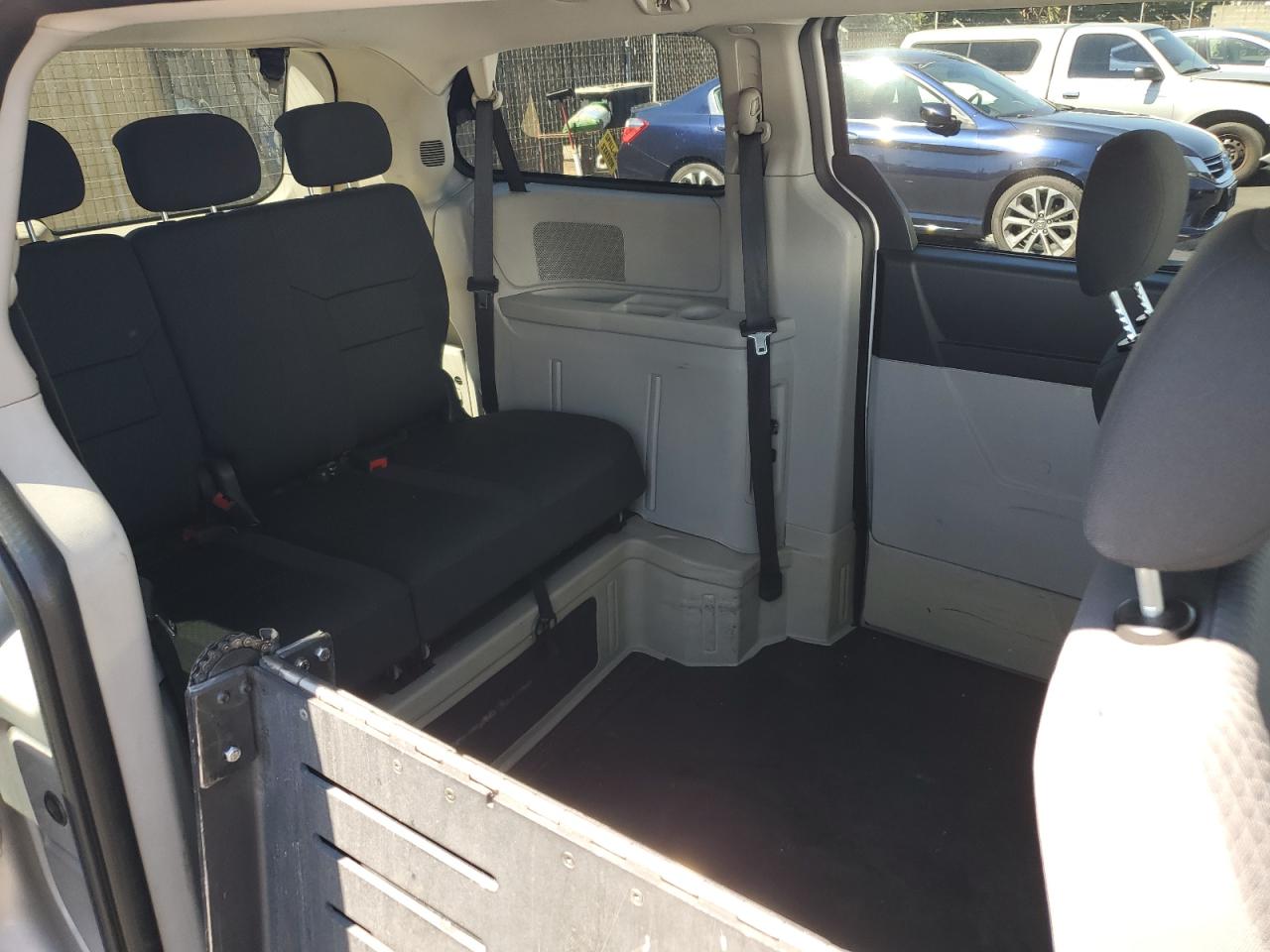 2010 Dodge Grand Caravan Sxt VIN: 2D4RN5D10AR130721 Lot: 80635825