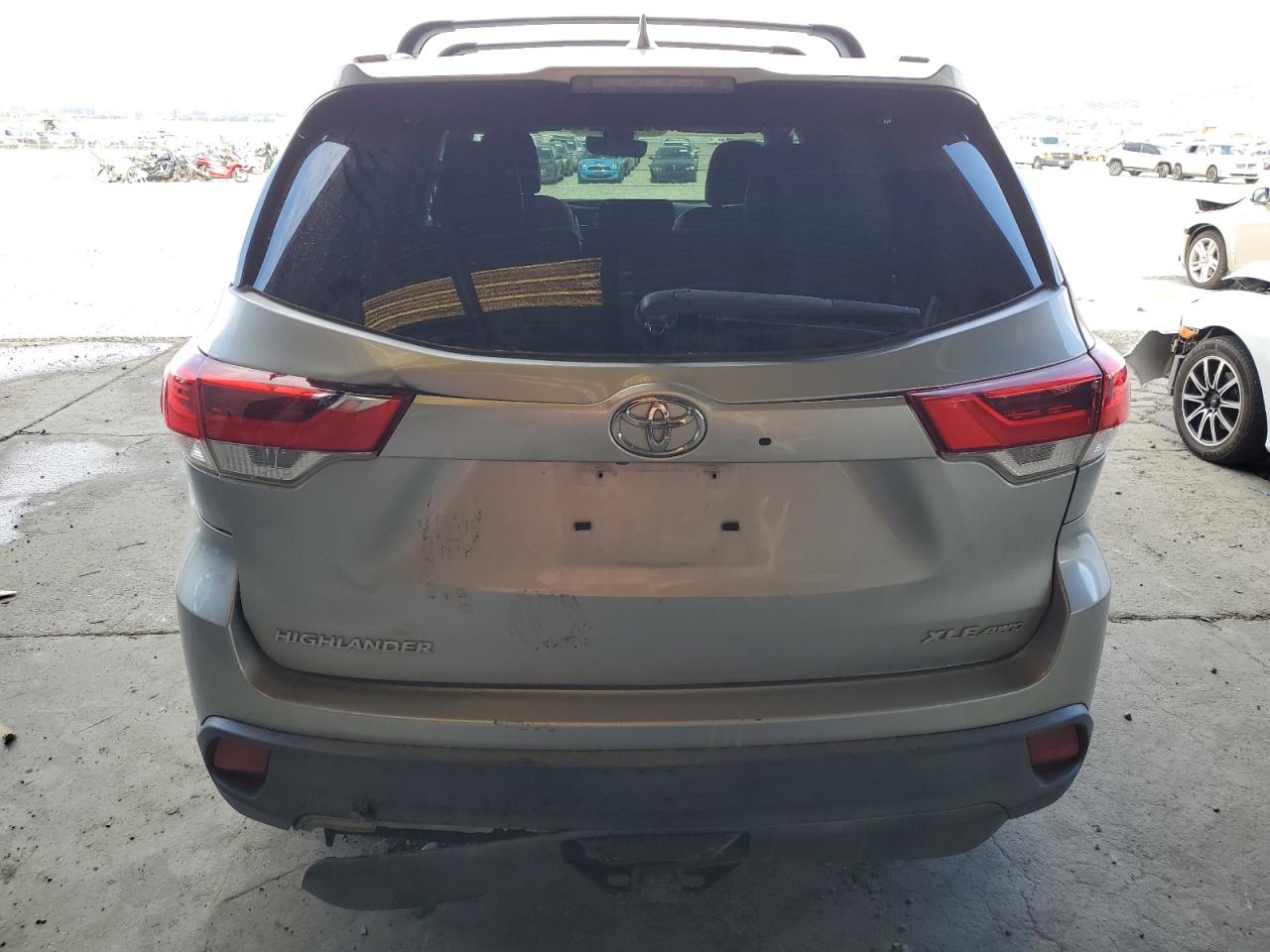 2018 Toyota Highlander Se VIN: 5TDJZRFH2JS542422 Lot: 84481535