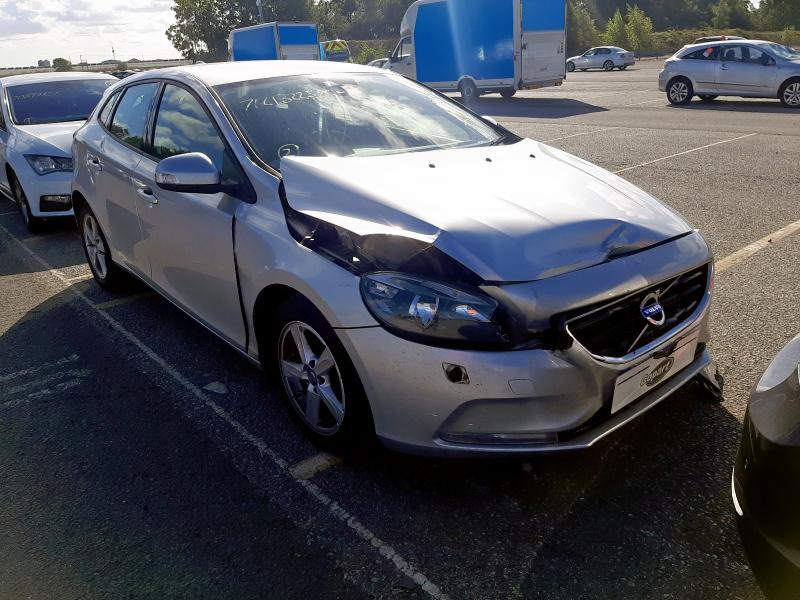 2015 VOLVO V40 ES