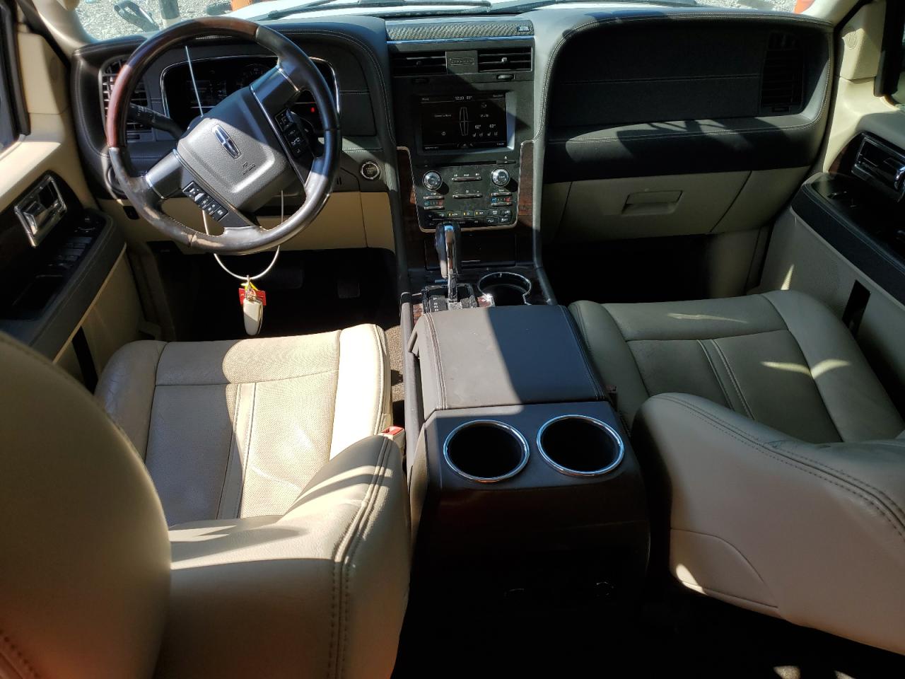 2015 Lincoln Navigator L VIN: 5LMJJ3JT8FEJ03084 Lot: 84768735