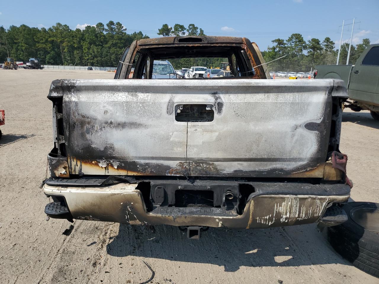 2017 Chevrolet Silverado K1500 Lt VIN: 3GCUKREC3HG466998 Lot: 80644725