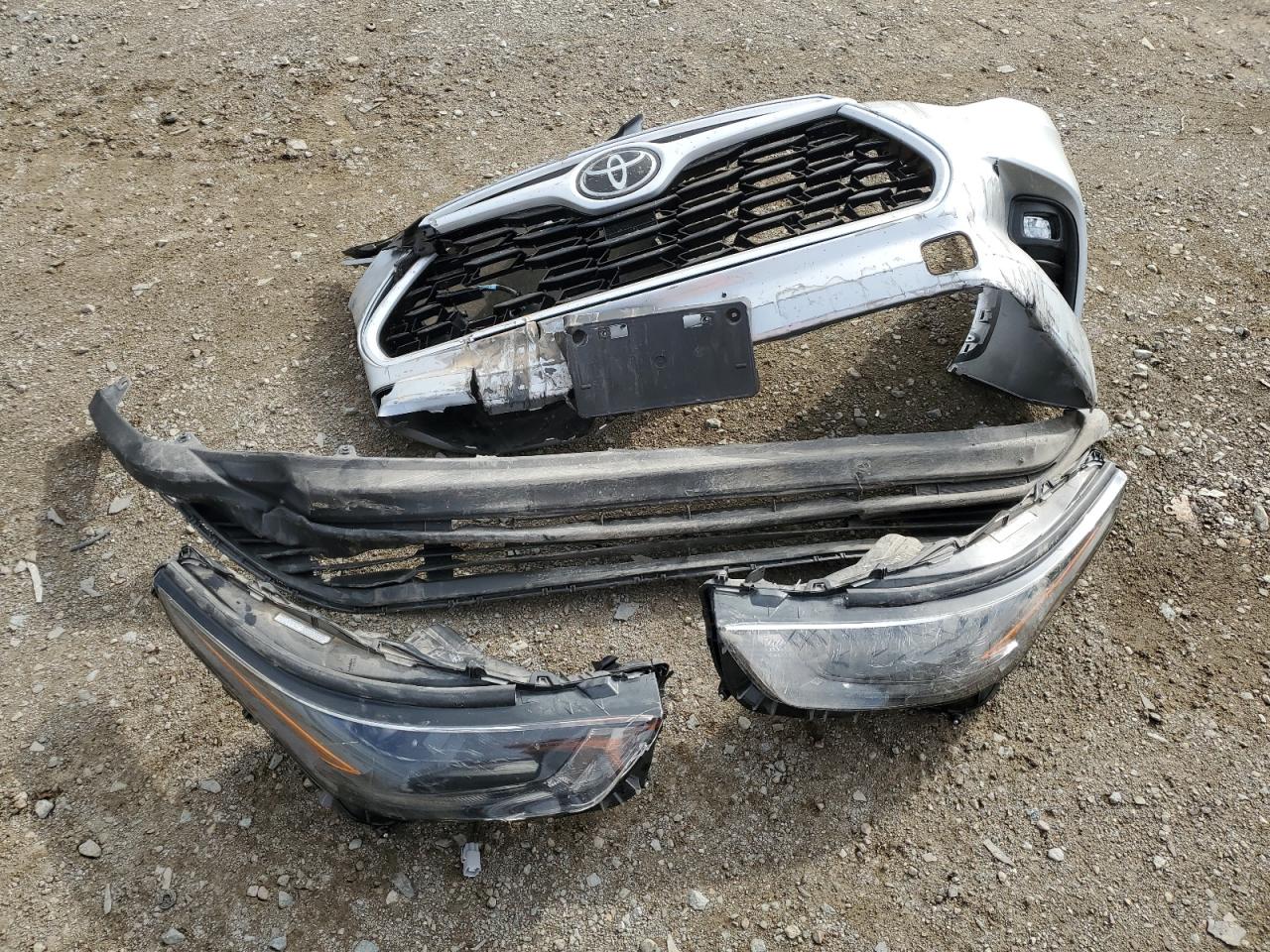 2022 Toyota Highlander Xle VIN: 5TDHZRAH6NS551359 Lot: 81415055