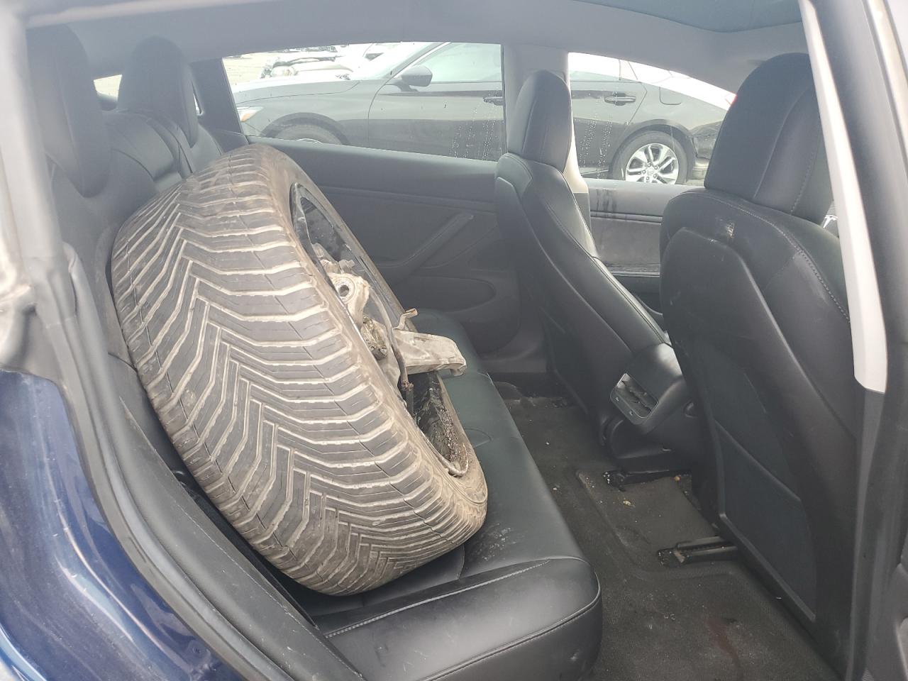 2019 Tesla Model 3 VIN: 5YJ3E1EB1KF432972 Lot: 81652735