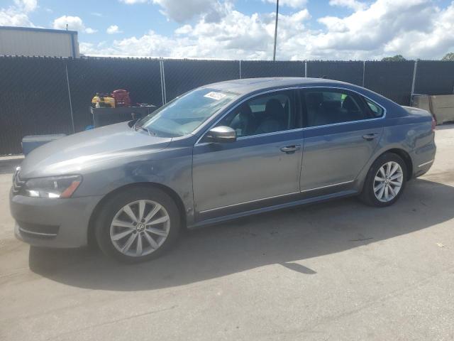 Sedans VOLKSWAGEN PASSAT 2013 Szary