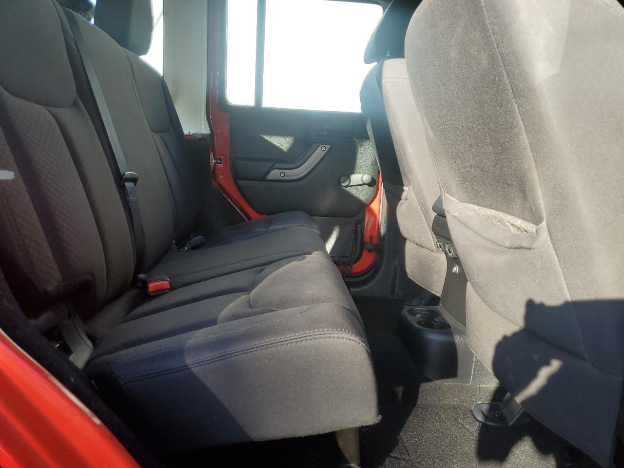 2014 Jeep Wrangler Unlimited Sport VIN: 1C4BJWDG2EL255416 Lot: 80876205