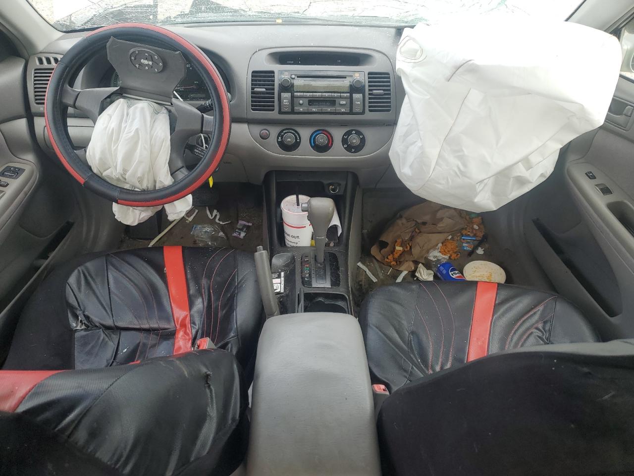 2002 Toyota Camry Le VIN: 4T1BE32K52U615869 Lot: 84017525