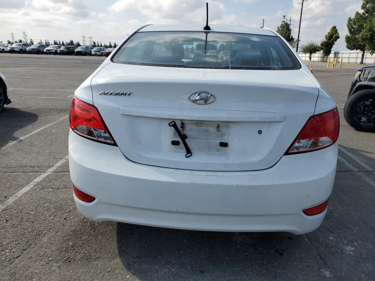 2017 Hyundai Accent Se VIN: KMHCT4AE2HU334794 Lot: 80321115