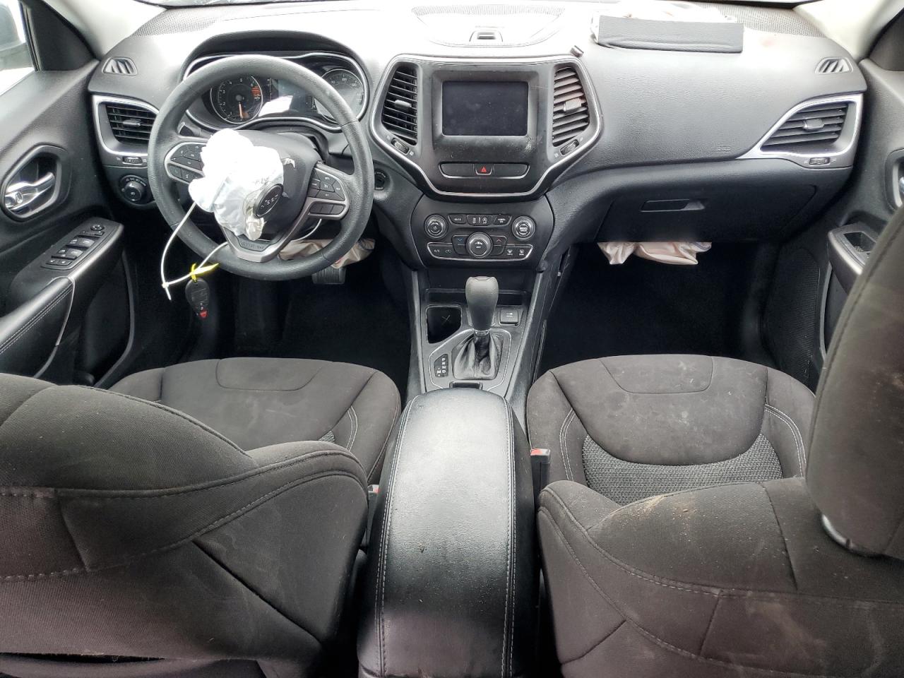 2019 Jeep Cherokee Latitude VIN: 1C4PJLCB9KD427926 Lot: 80148665