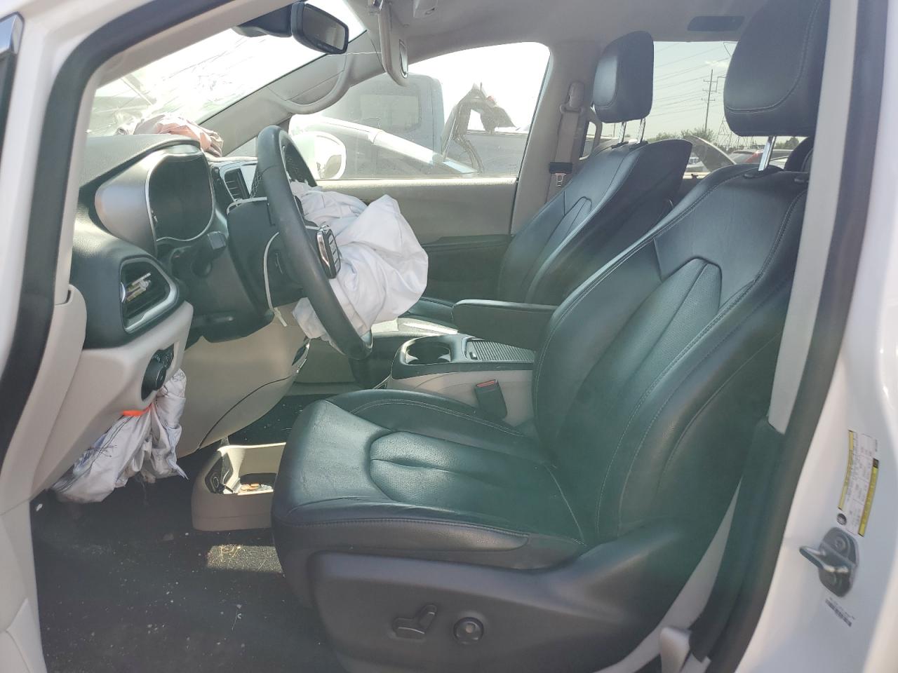 2022 Chrysler Pacifica Touring L VIN: 2C4RC1BG8NR123640 Lot: 71875185