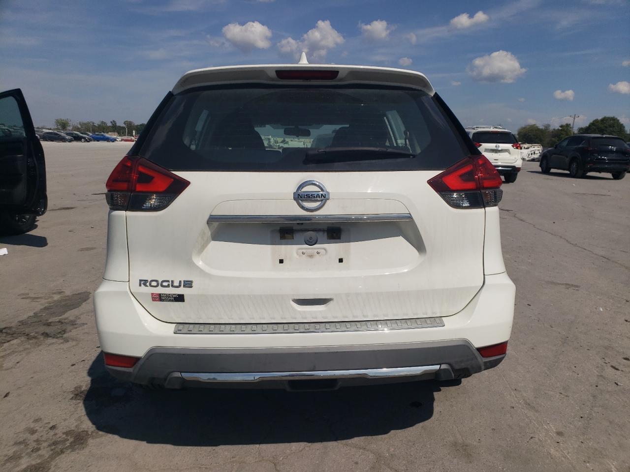 2017 Nissan Rogue S VIN: KNMAT2MT9HP582596 Lot: 81659145