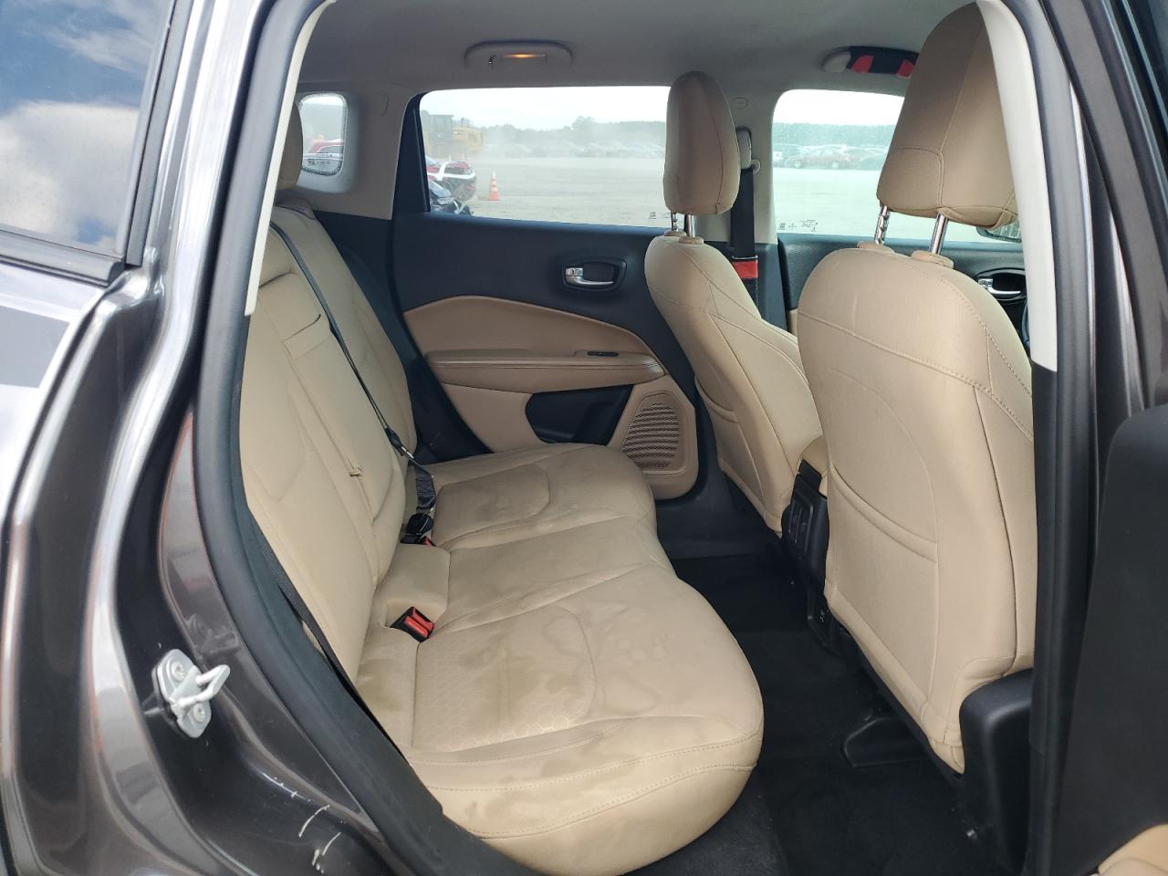 2018 Jeep Compass Sport VIN: 3C4NJDAB5JT211841 Lot: 83878155