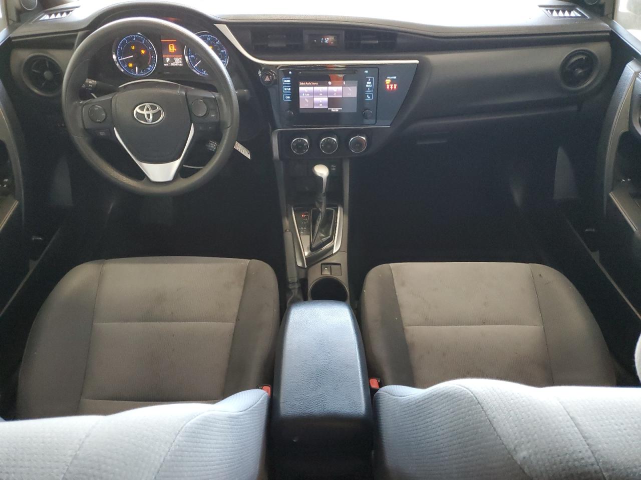 2018 Toyota Corolla L VIN: 2T1BURHE5JC068352 Lot: 70152365