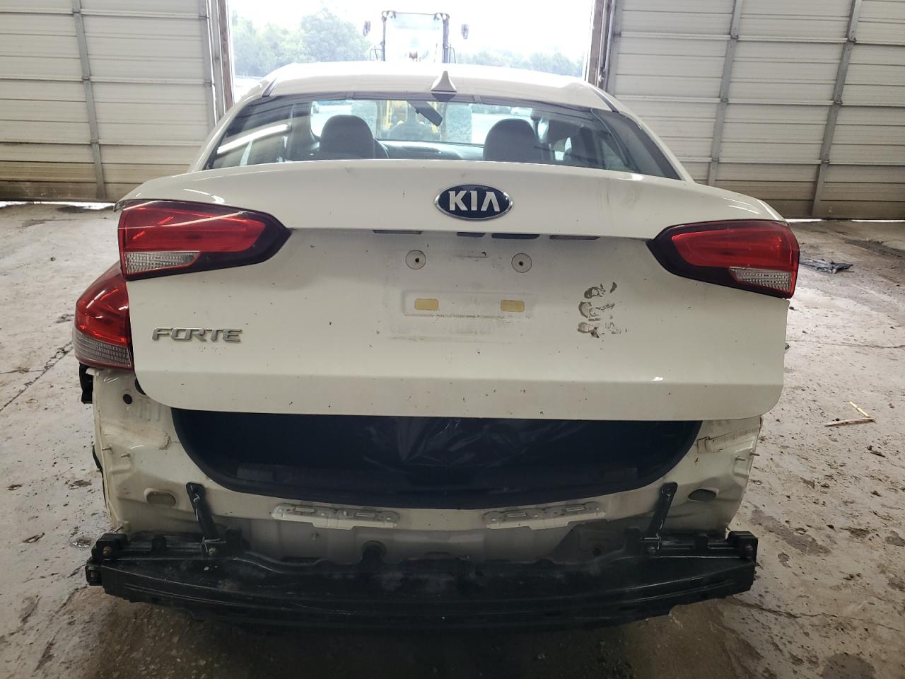 2017 Kia Forte Lx VIN: 3KPFK4A75HE097304 Lot: 70992045