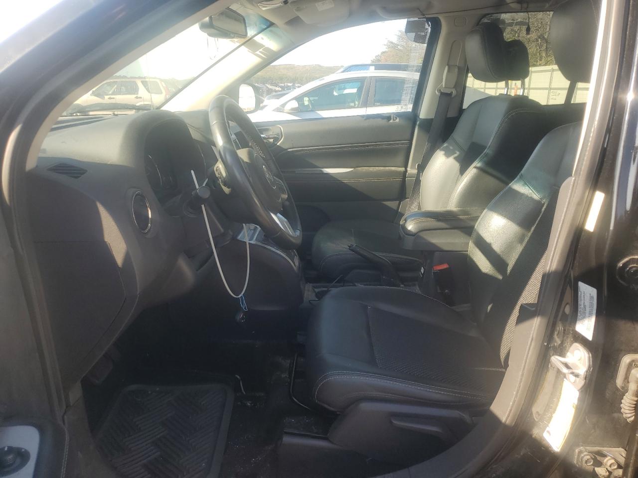 2017 Jeep Compass Sport VIN: 1J4NF1FB9BD283250 Lot: 81525795