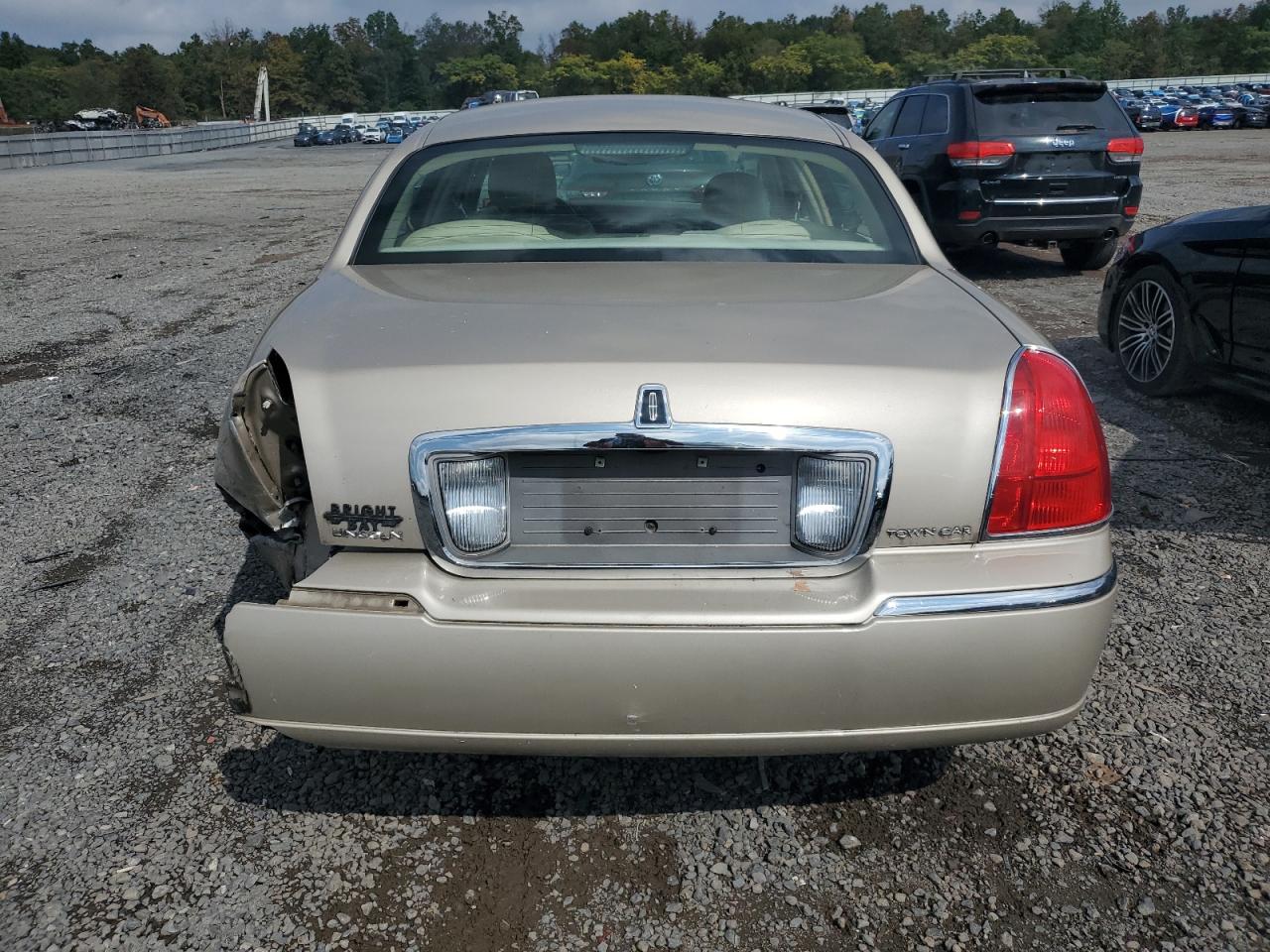 2008 Lincoln Town Car Signature Limited VIN: 2LNHM82V38X648732 Lot: 71407335