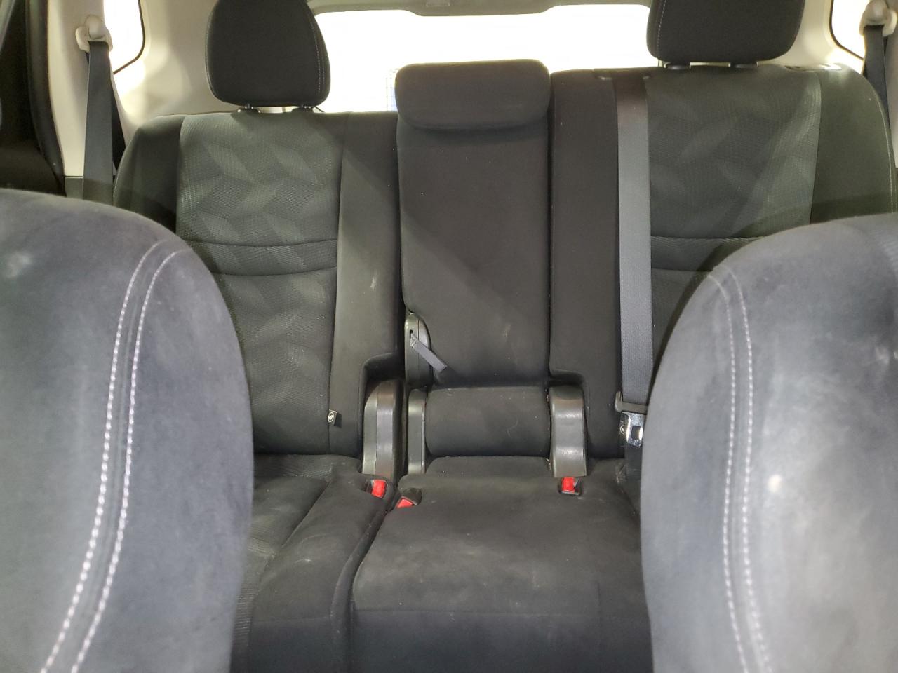 2016 Nissan Rogue S VIN: JN8AT2MV1GW153382 Lot: 84035985