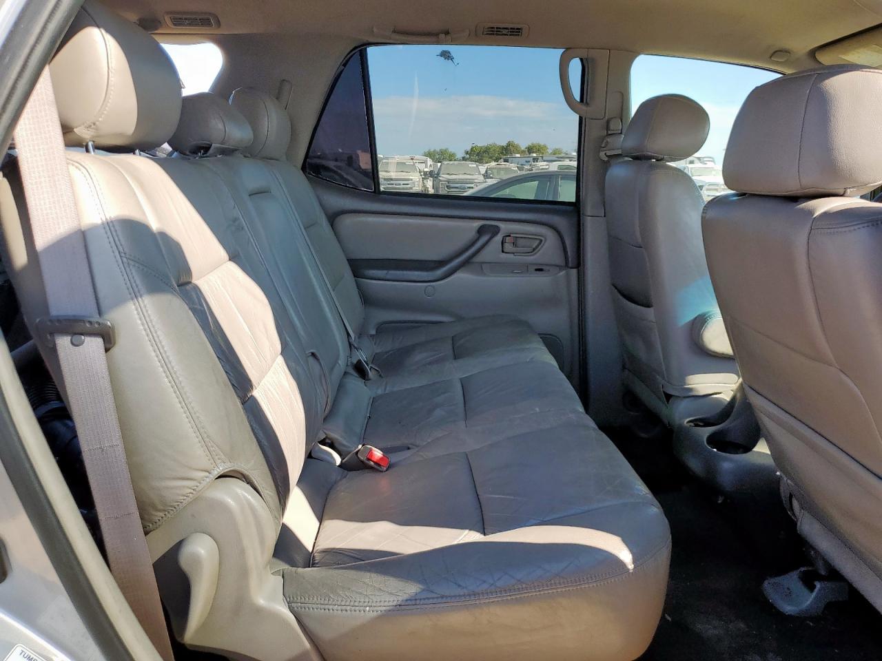 2002 Toyota Sequoia Sr5 VIN: 5TDZT34A22S123107 Lot: 83785095