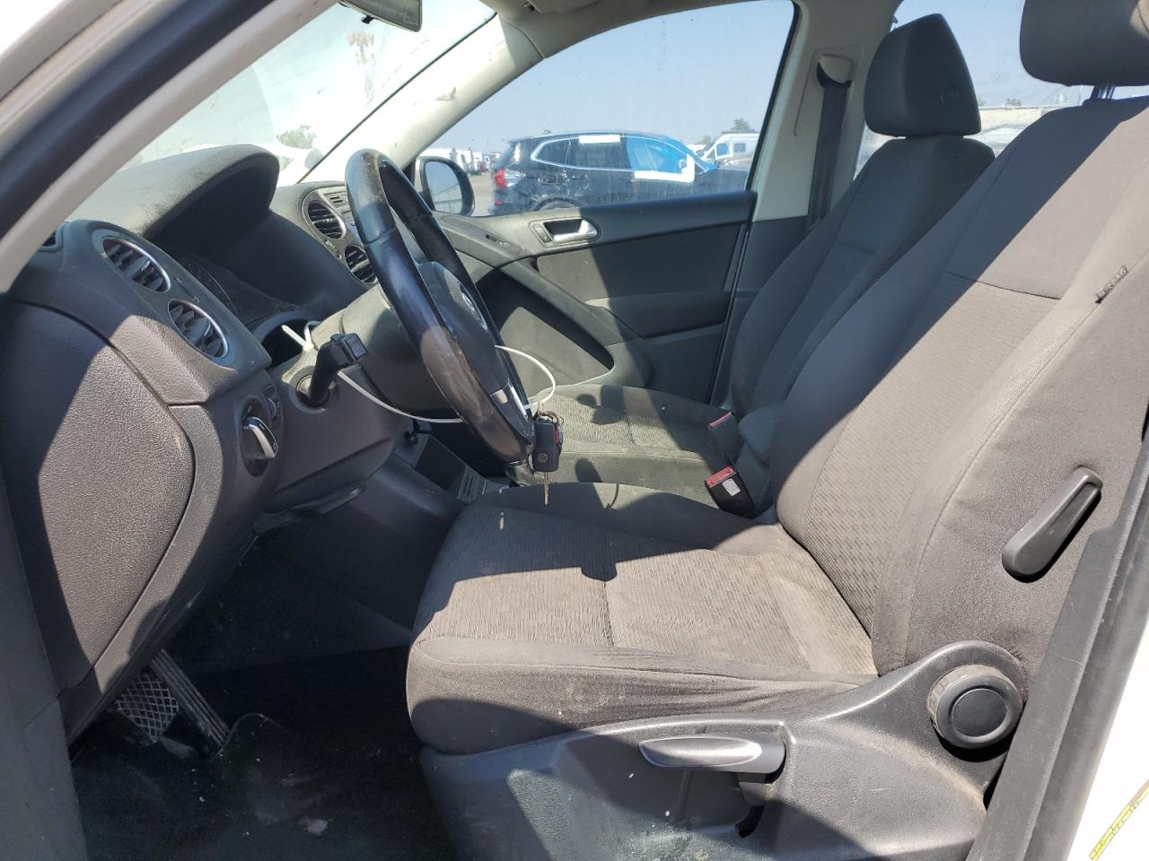 2013 Volkswagen Tiguan S VIN: WVGAV3AX0DW620400 Lot: 82109455