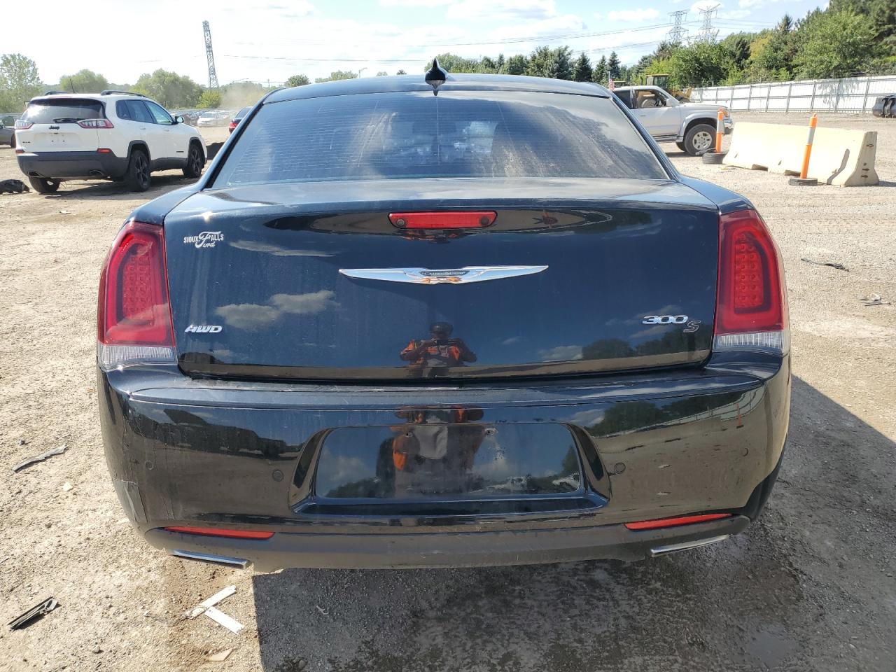 2015 Chrysler 300 S VIN: 2C3CCAGG5FH756915 Lot: 71214525