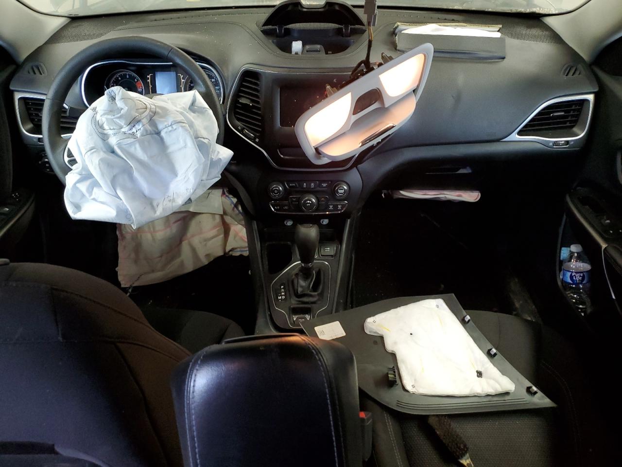 2019 Jeep Cherokee Latitude VIN: 1C4PJLCB3KD439599 Lot: 81228905