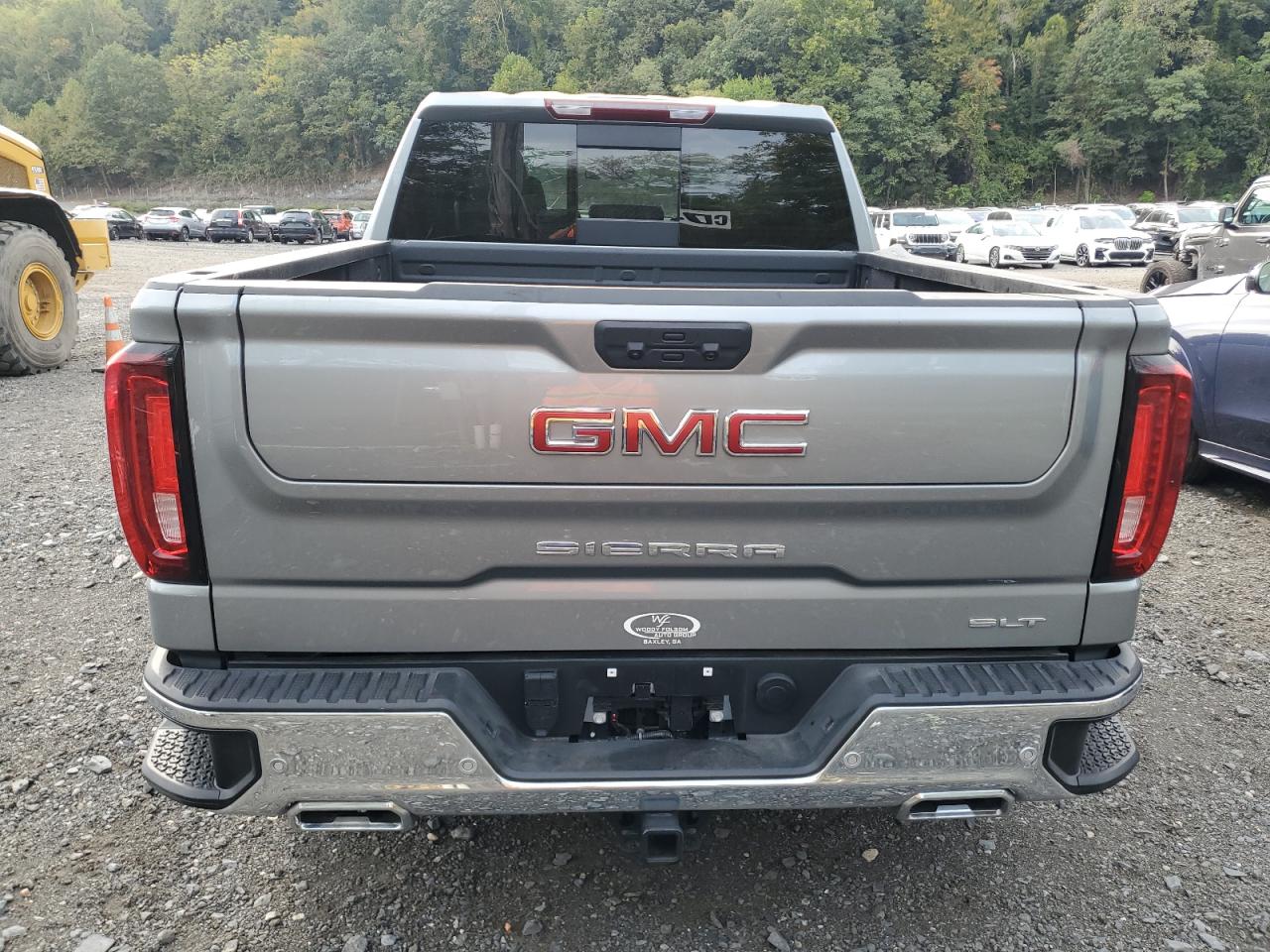 car-image car-image
