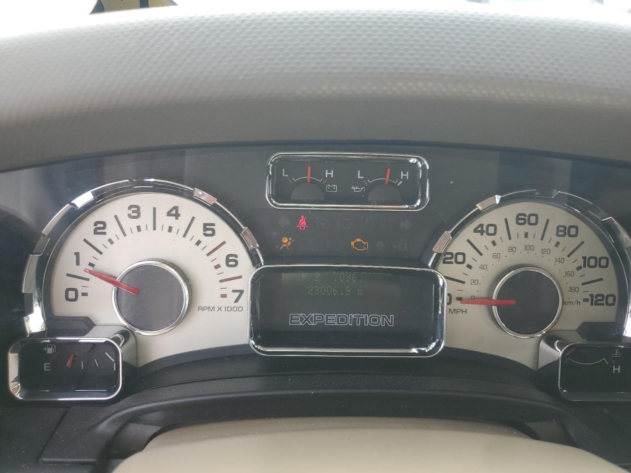 2007 Ford Expedition Eddie Bauer VIN: 1FMFU18517LA37227 Lot: 80006105