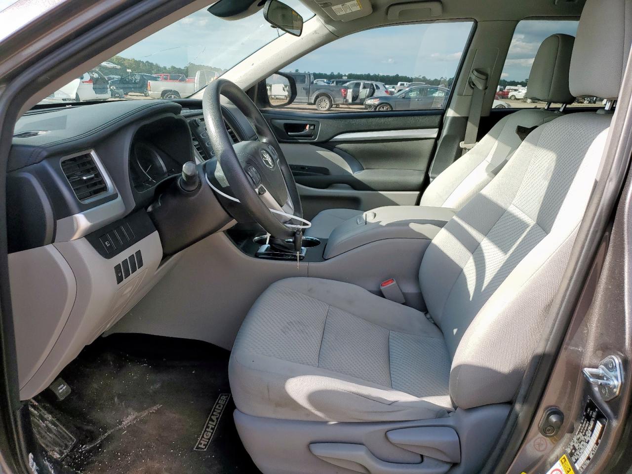 2017 Toyota Highlander Le VIN: 5TDZARFH5HS025409 Lot: 83946285