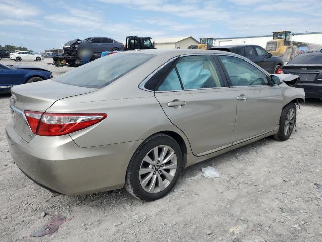  TOYOTA CAMRY 2017 Золотой