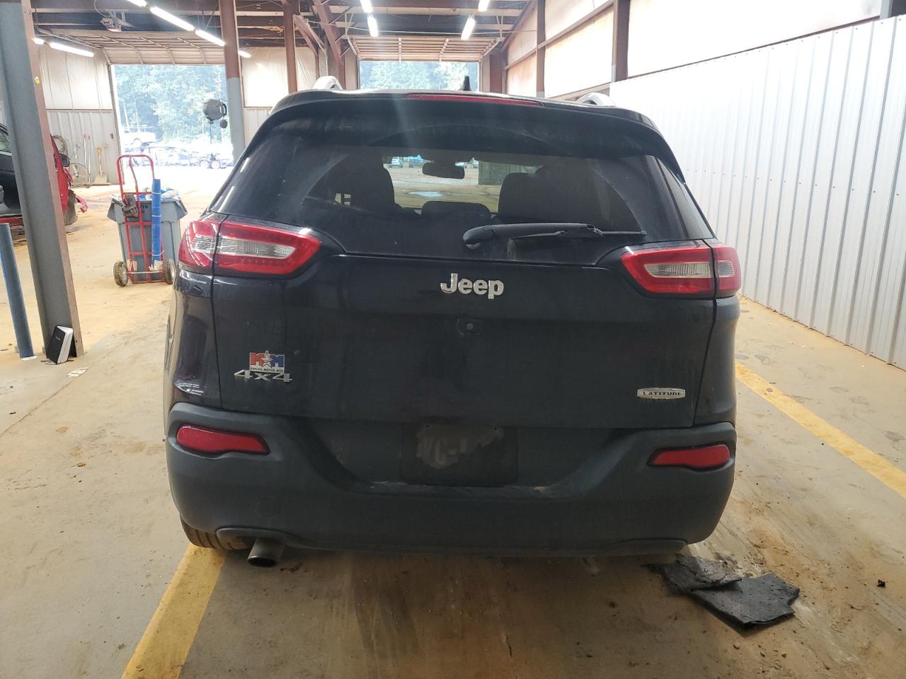 2016 Jeep Cherokee Latitude VIN: 1C4PJMCB6GW251354 Lot: 83872795