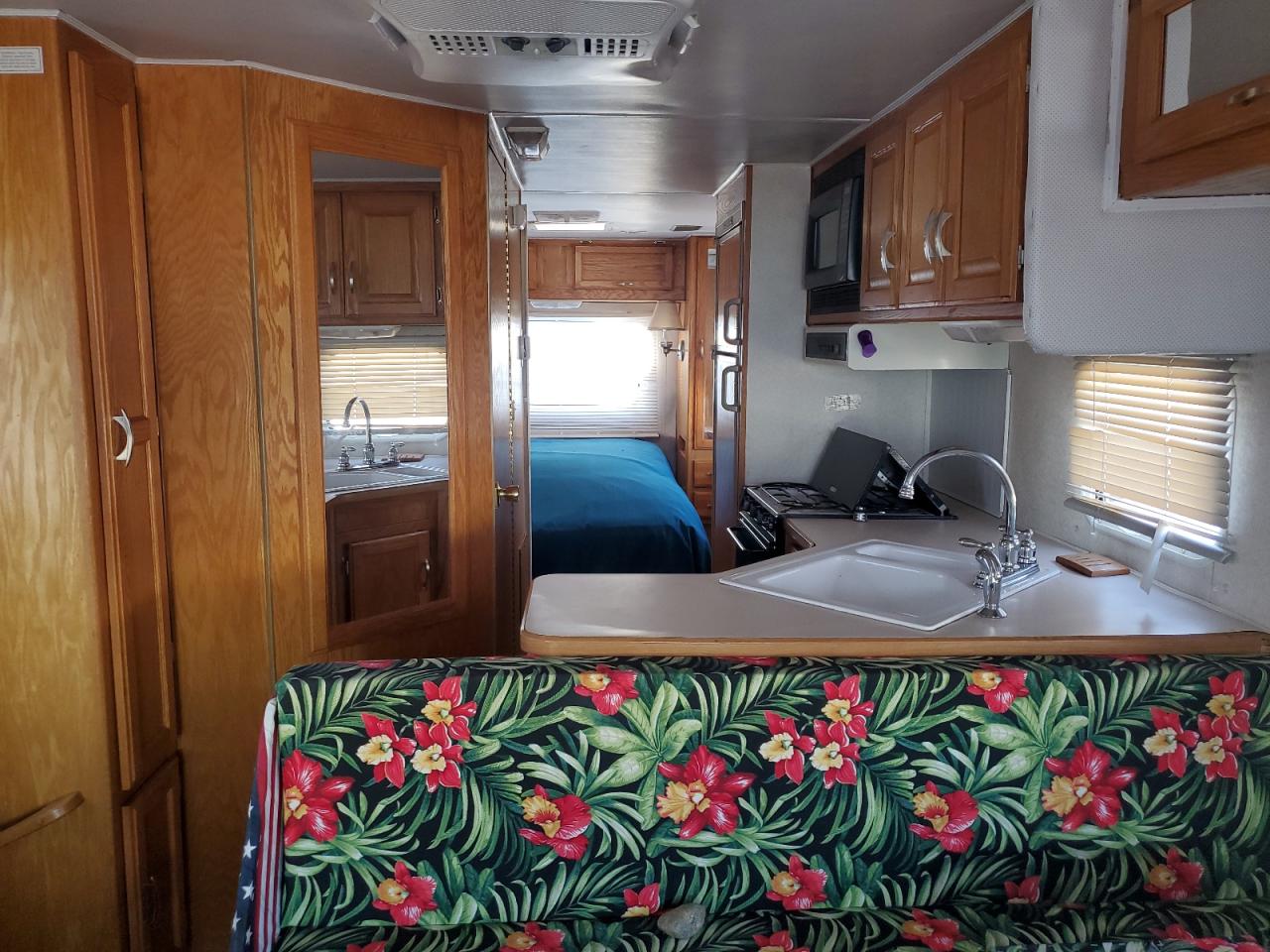 1999 Ford Econoline E450 Super Duty Cutaway Van Rv VIN: 1FDXE40SXXHA03343 Lot: 70757165