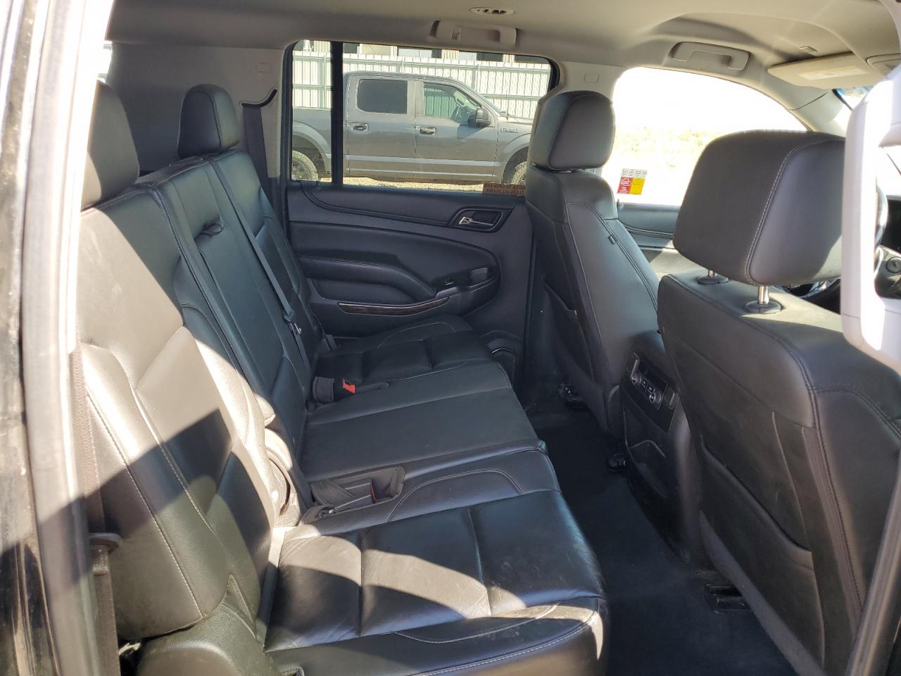 2019 Chevrolet Suburban K1500 Lt VIN: 1GNSKHKC8KR365301 Lot: 82156775