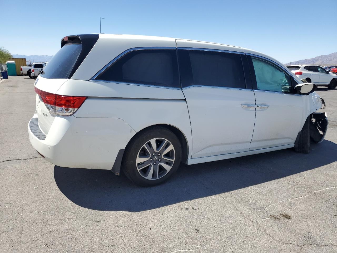2016 Honda Odyssey Touring 5FNRL5H96GB021705 photo #4