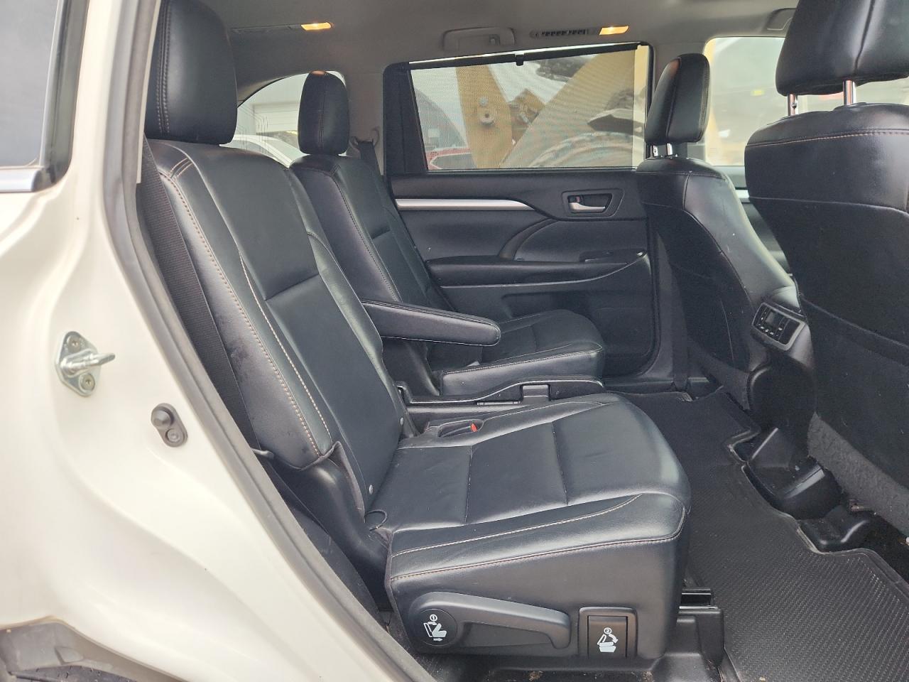 2016 Toyota Highlander Xle VIN: 5TDJKRFH3GS319562 Lot: 84212855