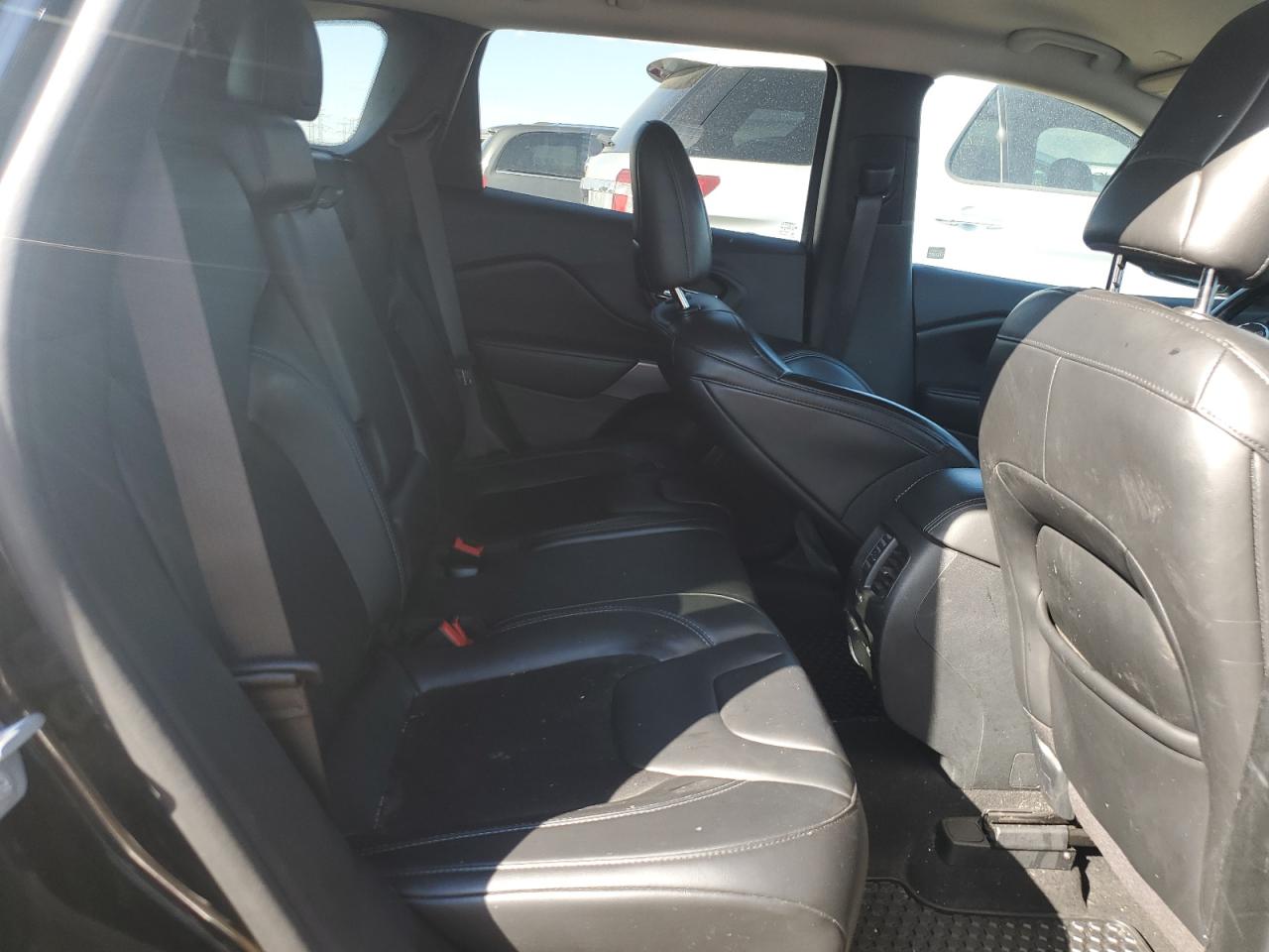 2020 Jeep Cherokee Latitude Plus VIN: 1C4PJLLB8LD586082 Lot: 71032855