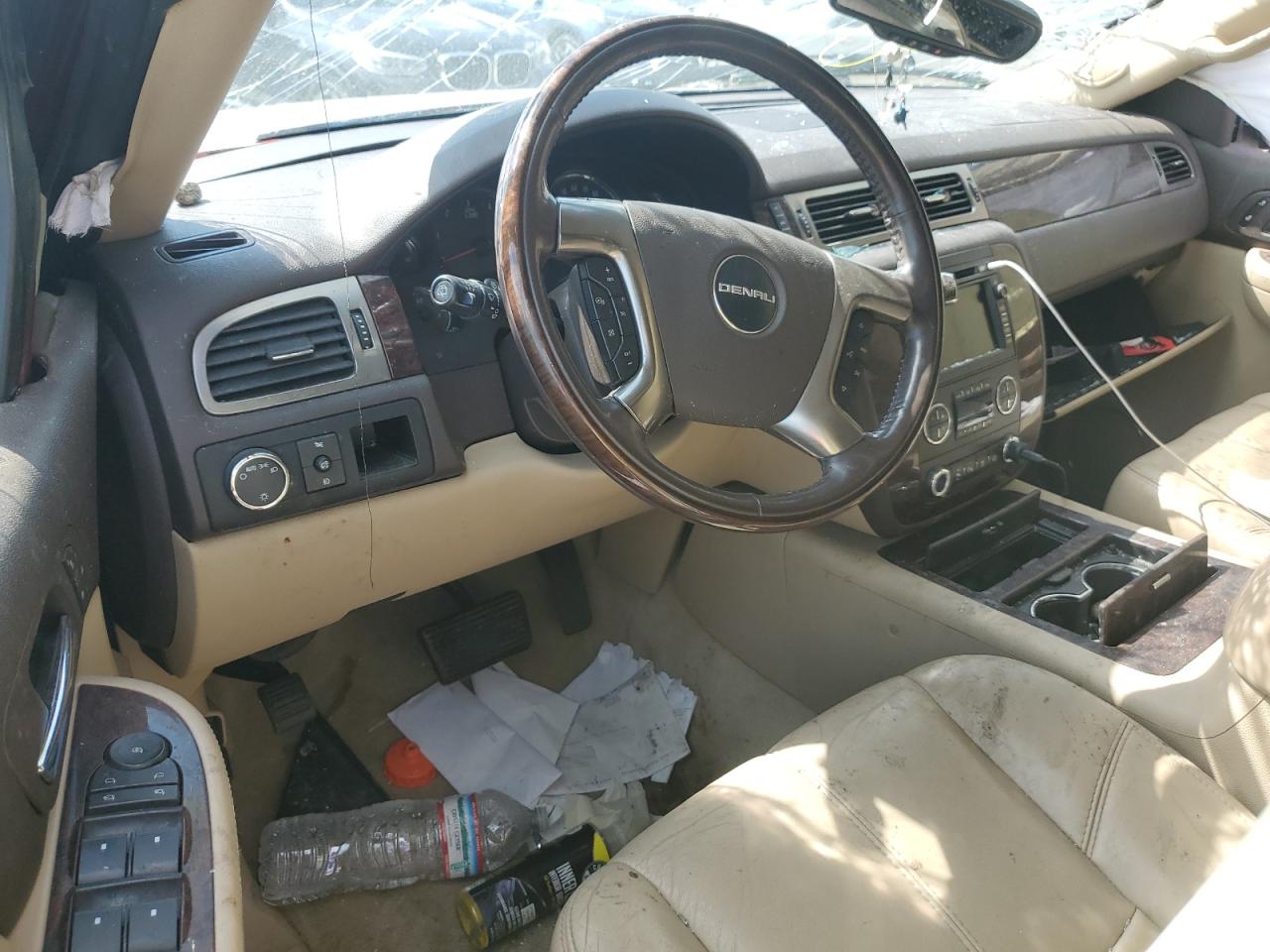 2007 GMC Yukon Denali VIN: 1GKFK63887J340725 Lot: 70422025