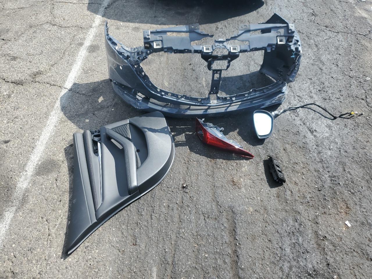 2022 Mazda 3 Premium Plus VIN: 3MZBPBEY2NM310800 Lot: 81585635