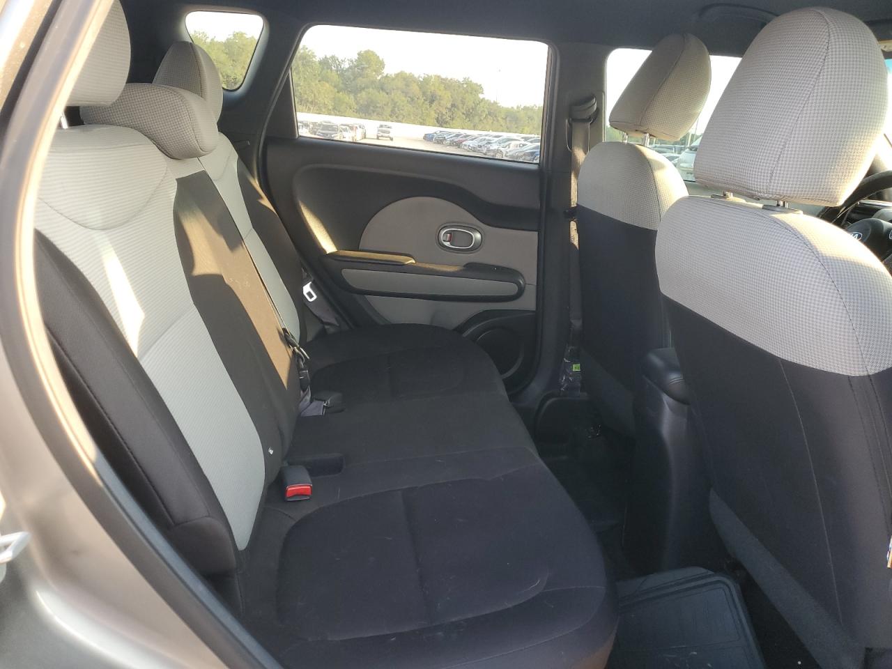 2015 Kia Soul VIN: KNDJN2A20F7200572 Lot: 71682685