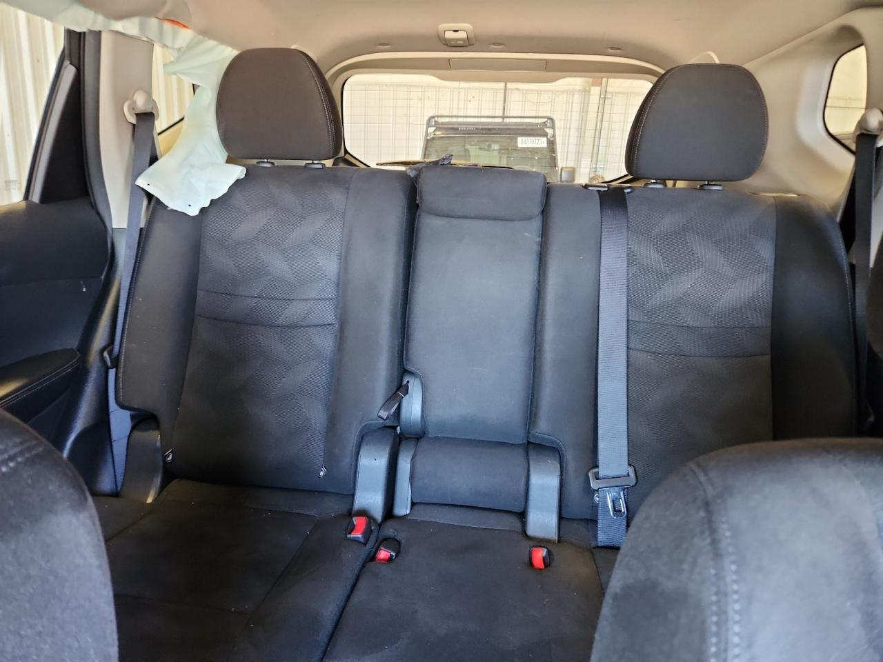 2015 Nissan Rogue S VIN: KNMAT2MV1FP530832 Lot: 84613075