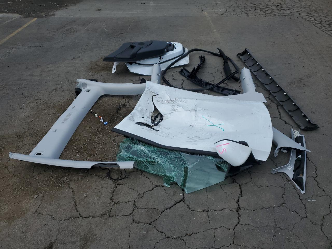 2022 Tesla Model Y VIN: 7SAYGDEF0NF487098 Lot: 80744715