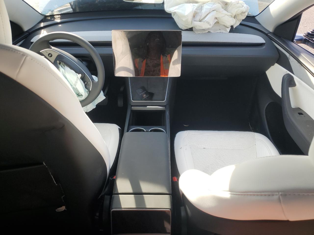 2026 Tesla Model Y VIN: 7SAYGDEEXTA487577 Lot: 81967425