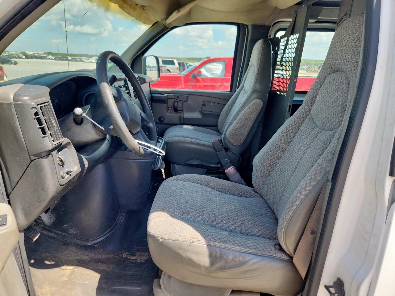 2003 Chevrolet Express G3500 VIN: 1GCHG39U331121898 Lot: 81123405