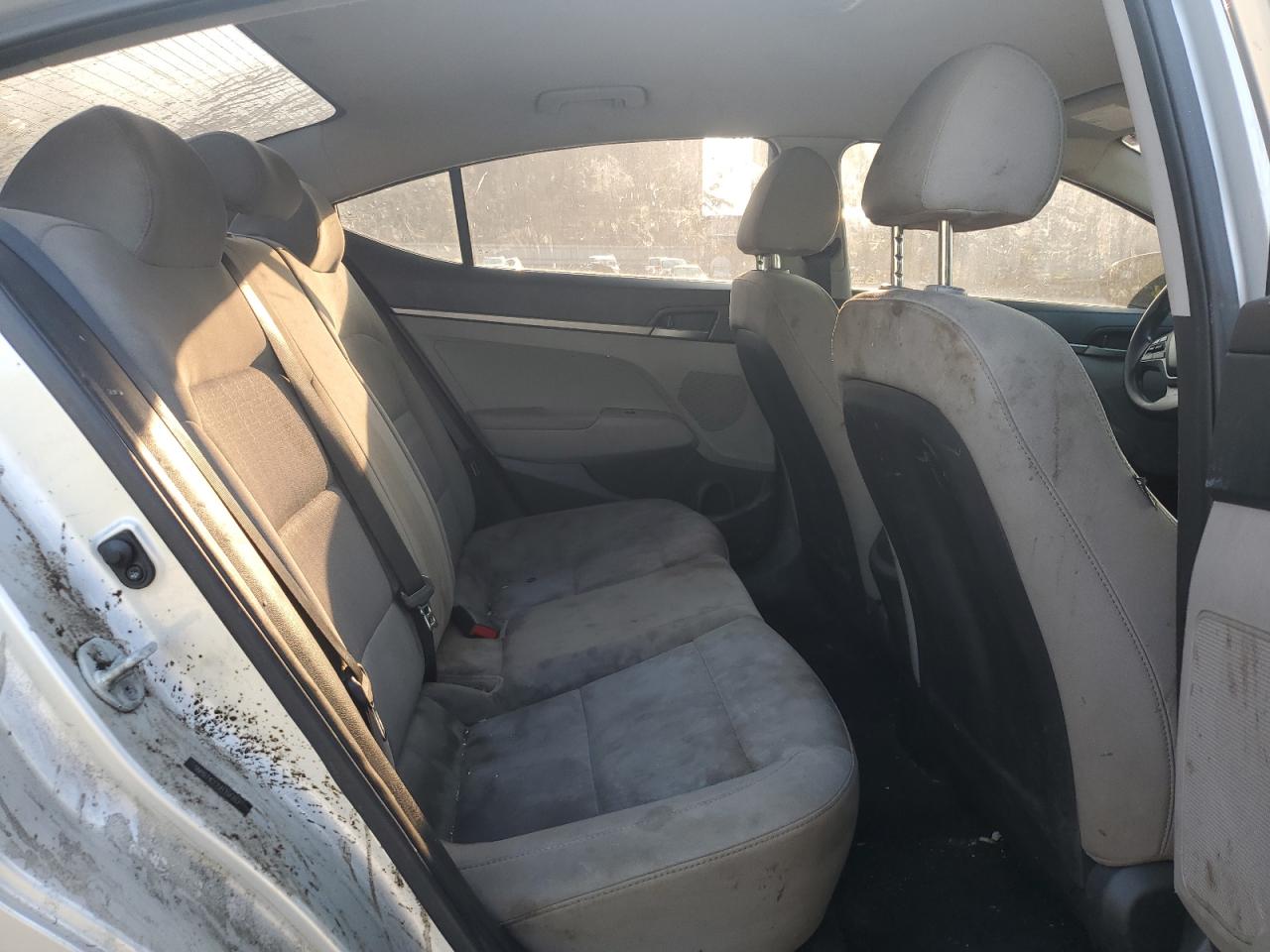 2018 Hyundai Elantra Se VIN: 5NPD74LF7JH351352 Lot: 81421005