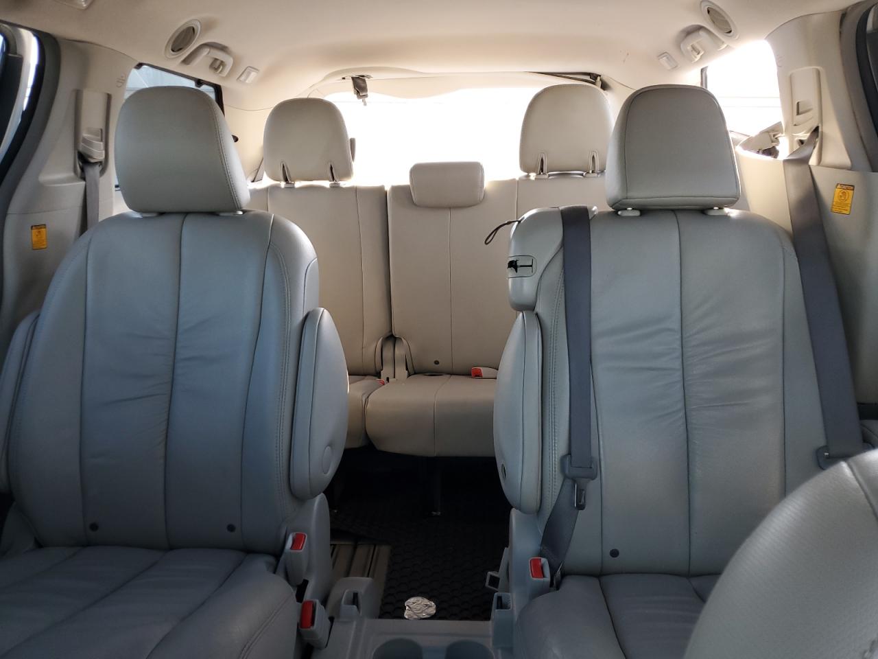 2011 Toyota Sienna Xle VIN: 5TDYK3DC9BS083009 Lot: 82059945