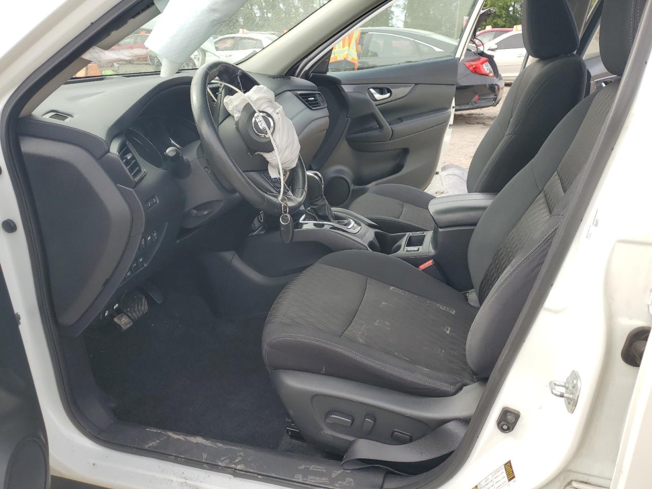 2017 Nissan Rogue Sv VIN: 5N1AT2MV2HC790002 Lot: 81575875