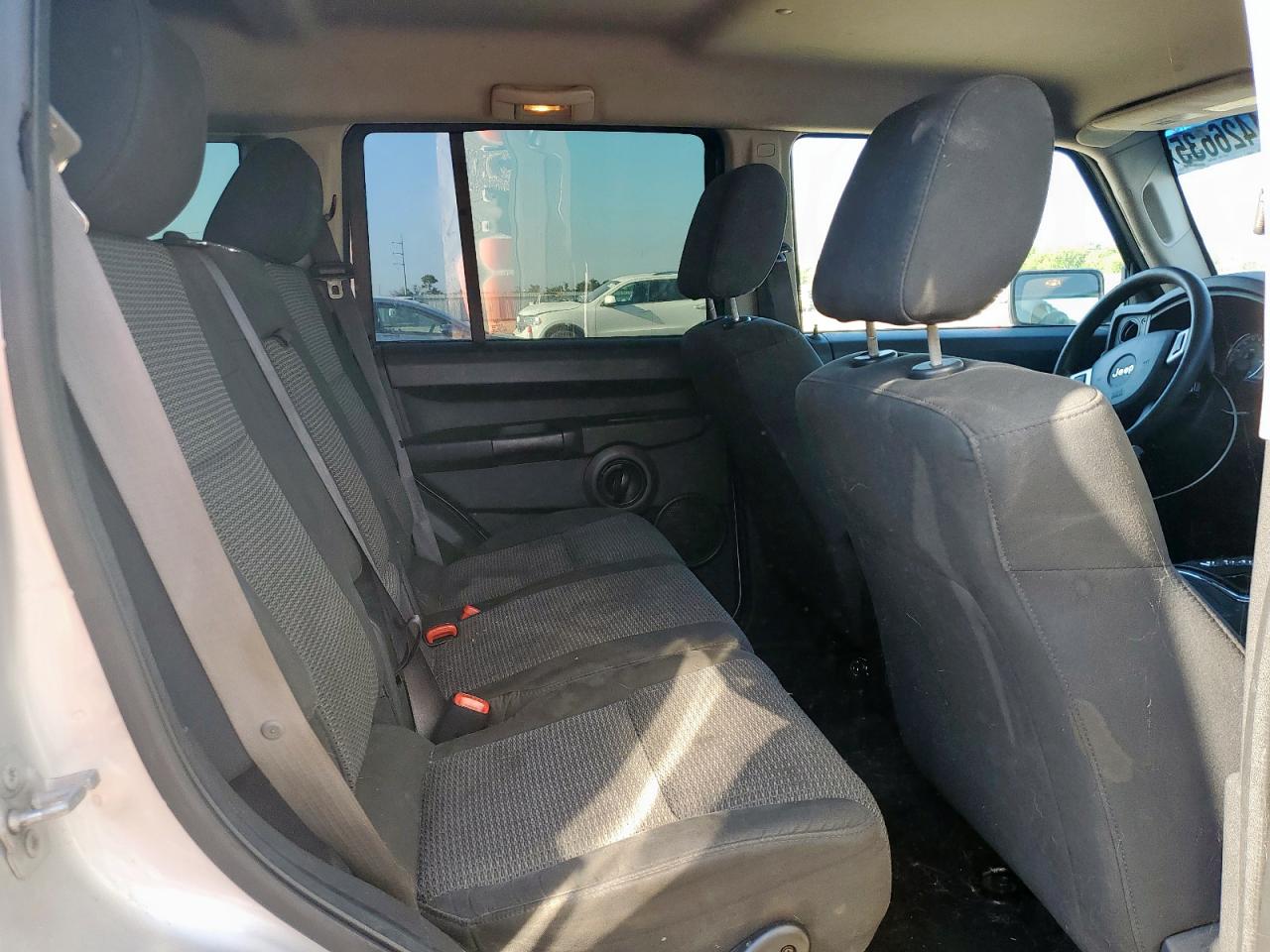 2008 Jeep Commander Sport VIN: 1J8HH48K38C223726 Lot: 71426635