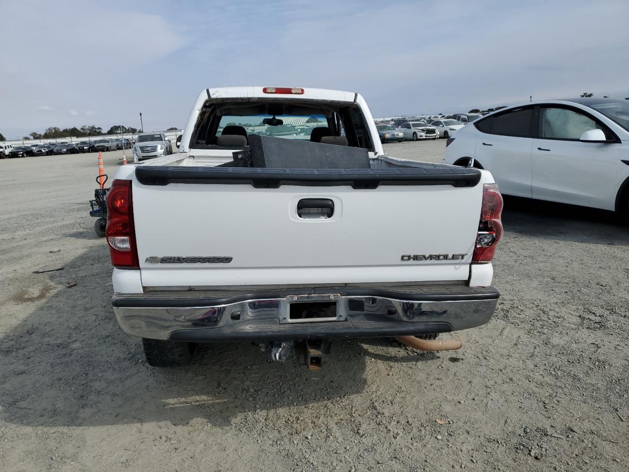 2003 Chevrolet Silverado K1500 Heavy Duty VIN: 1GCGK13U93F209641 Lot: 81863735