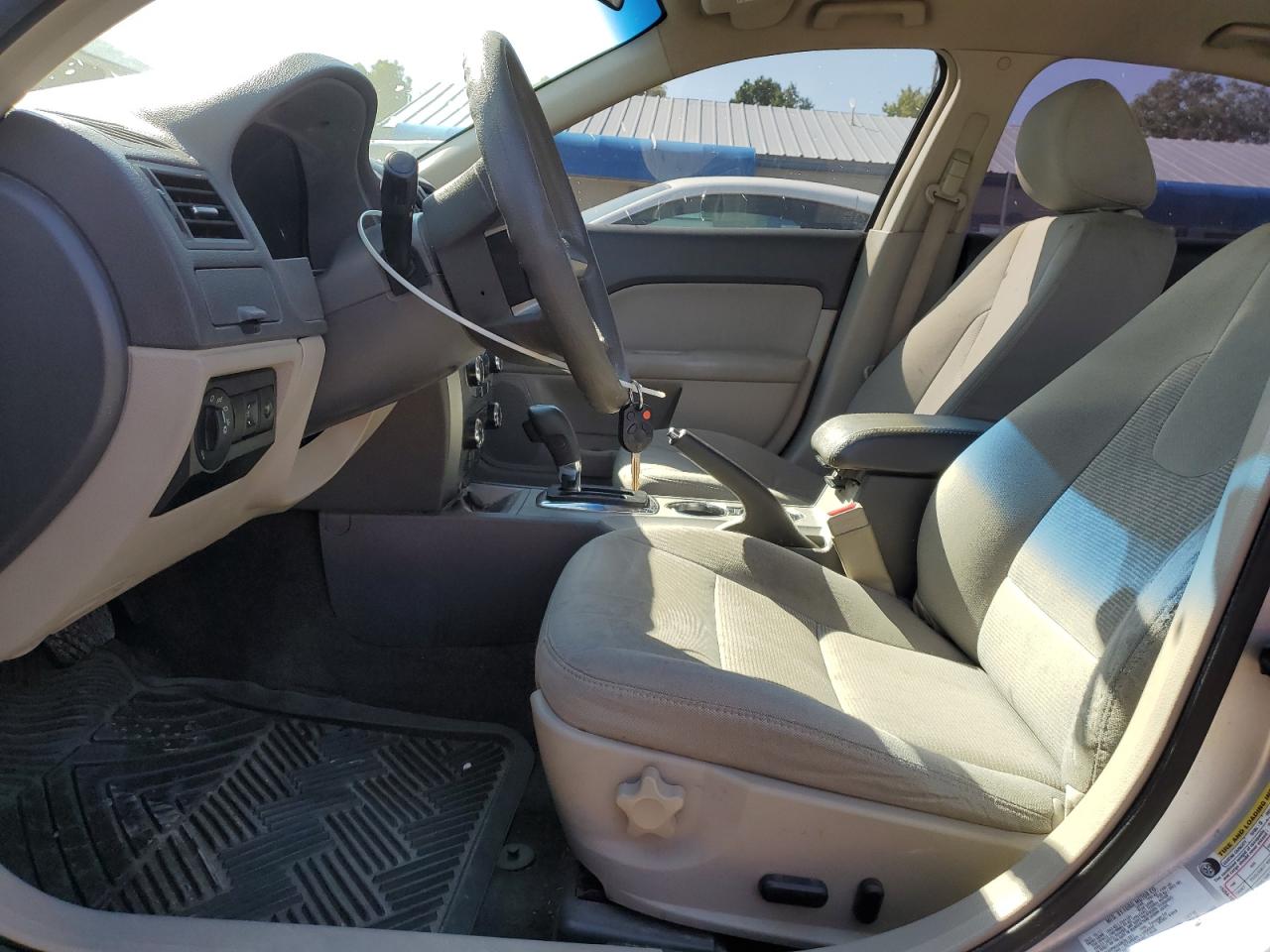 2011 Ford Fusion Se VIN: 3FAHP0HAXBR261883 Lot: 81754225