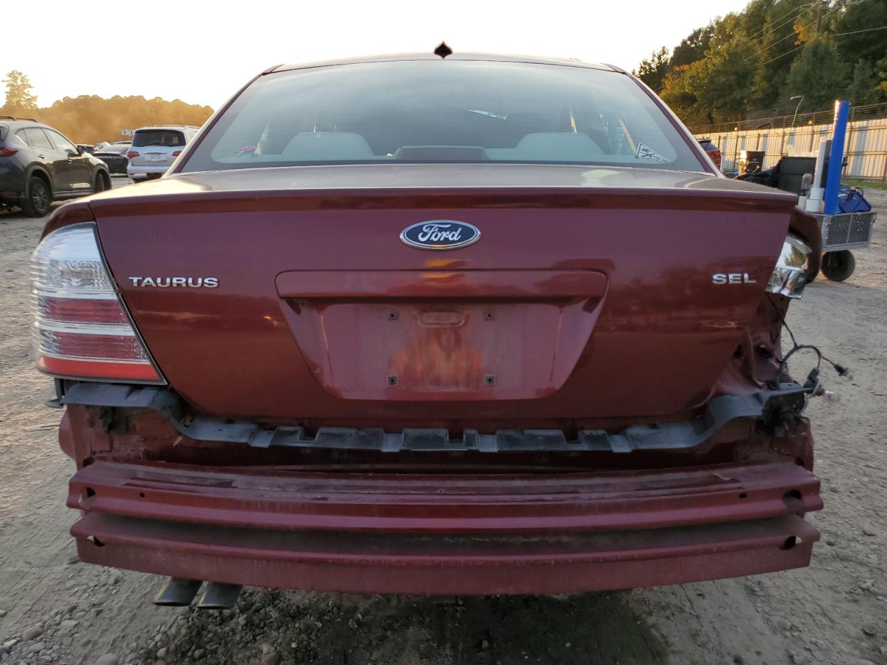 2008 Ford Taurus Sel VIN: 1FAHP24W88G170740 Lot: 82033445